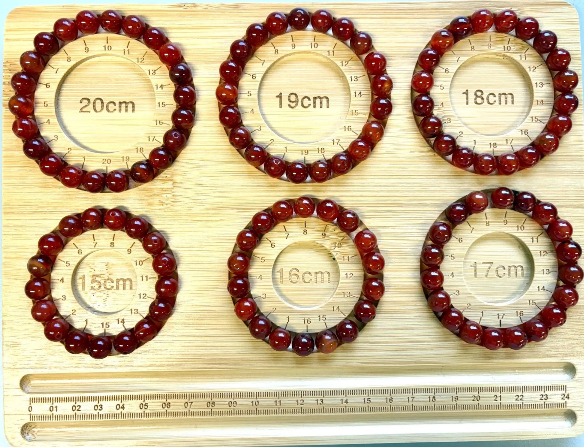 Karneoli - Rannekoru - Naisten voimakivi Valkoisen Liekin Voima