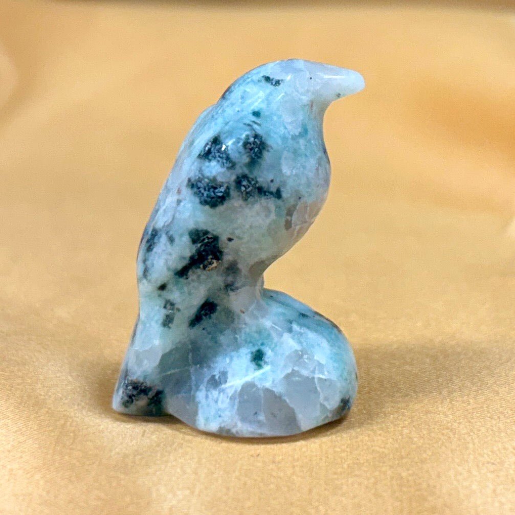 Kiivikivi - Kristallilintu - 3,5cm - Valkoisen Liekin Voima