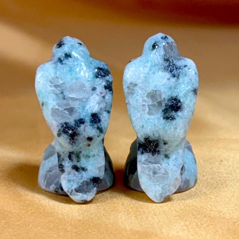 Kiivikivi - Kristallilintu - 3,5cm - Valkoisen Liekin Voima