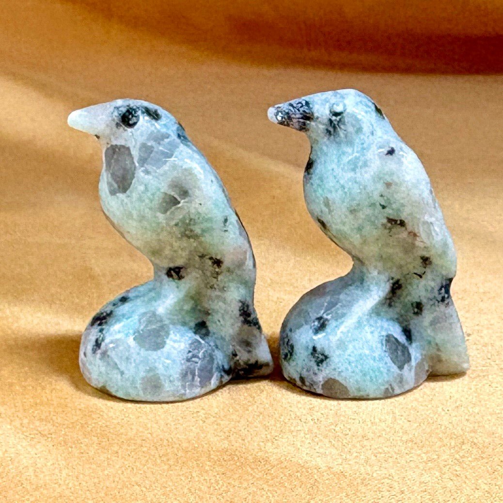 Kiivikivi - Kristallilintu - 3,5cm - Valkoisen Liekin Voima
