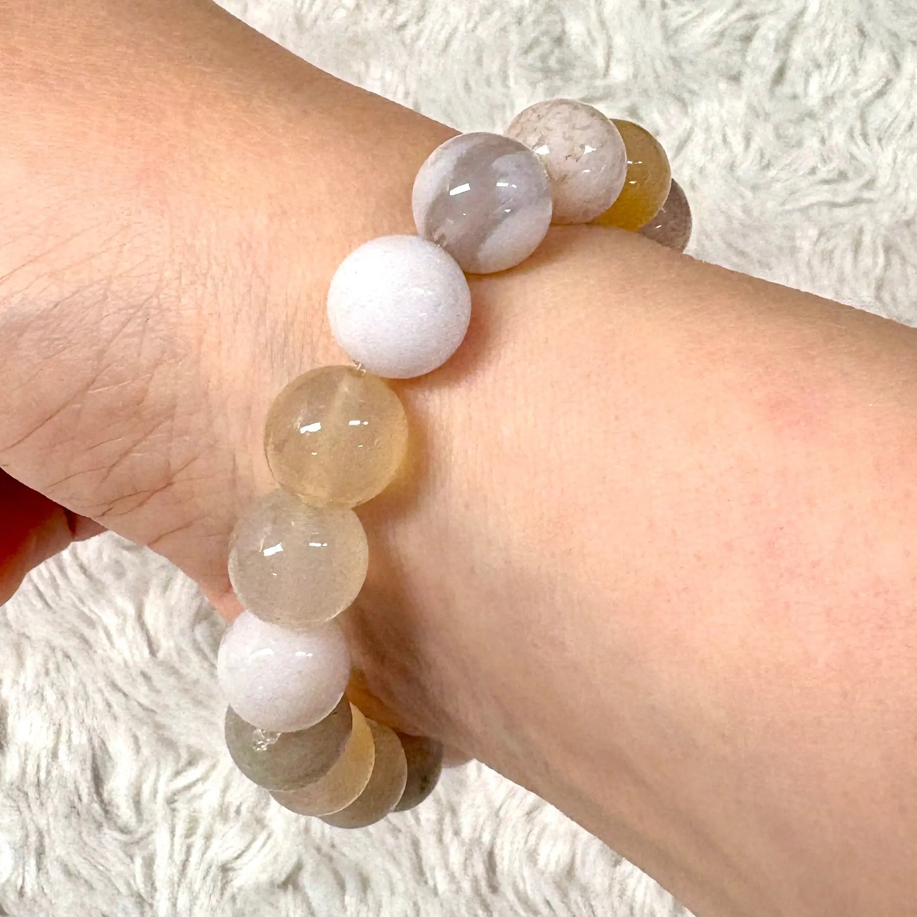 Kirsikankukka - akaatti - Rannekoru - Auttaa menestymään ja ottamaan koko potentiaalin käyttöön - Valkoisen Liekin Voima