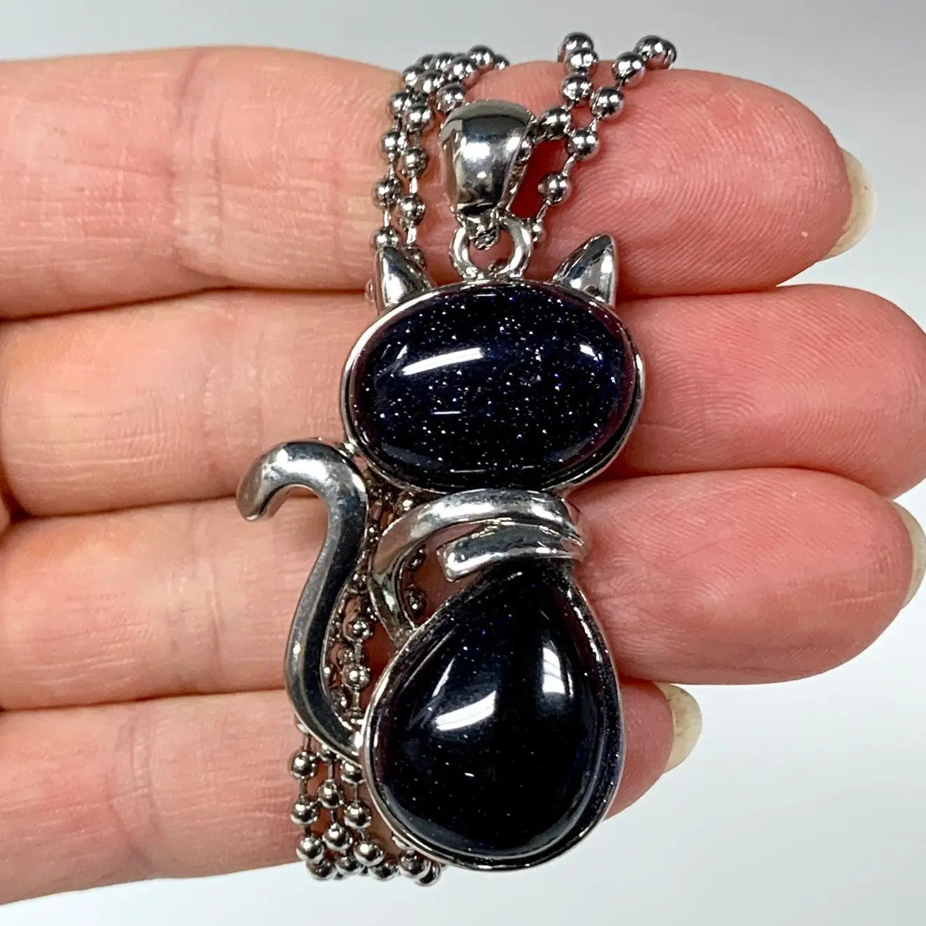 Kissakaulakoru - Sininen hiekkakivi 4,5cm + ketju 60cm - Valkoisen Liekin Voima