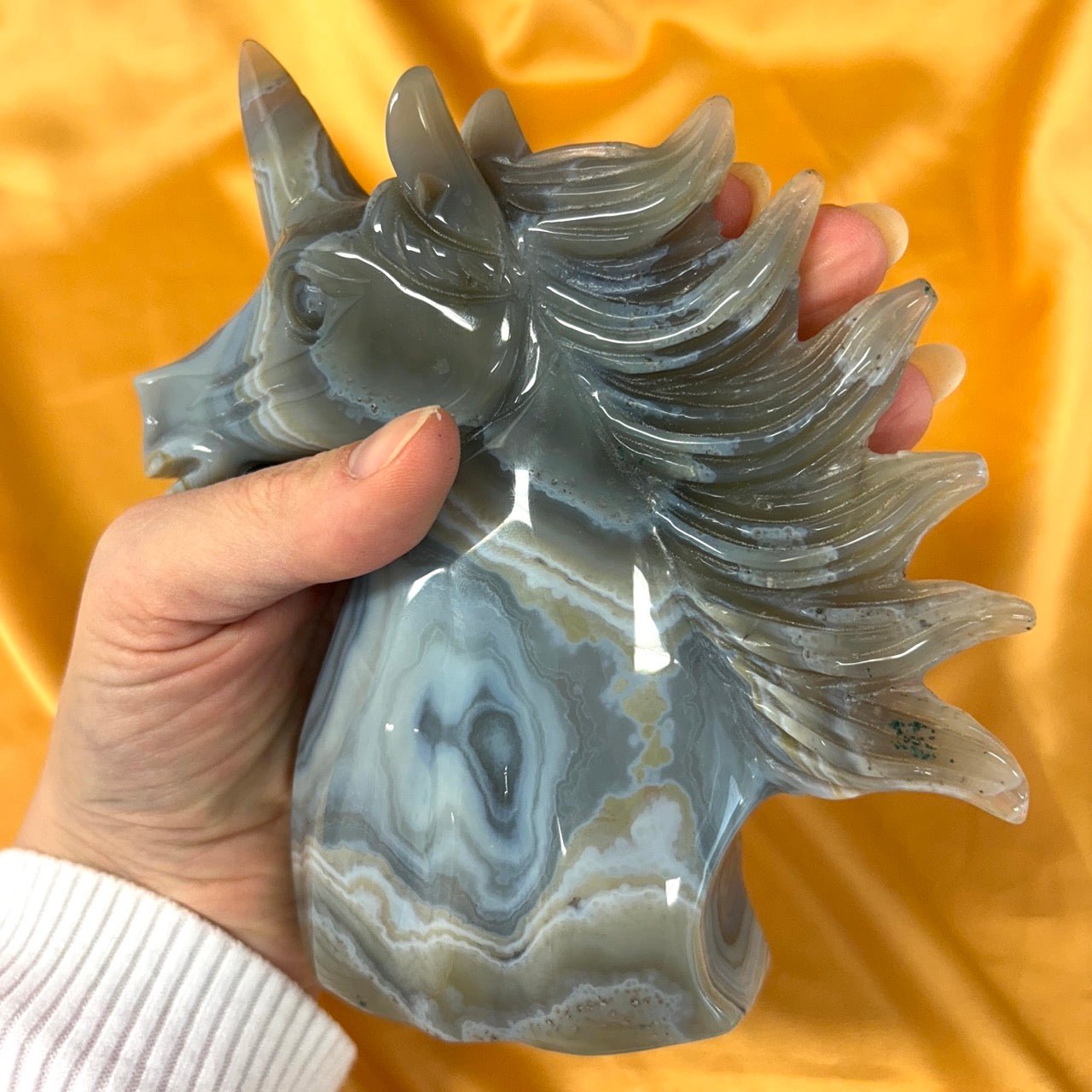Kristalliyksisarvinen Maori - Akaatti 15cm ja 604g - Valkoisen Liekin Voima