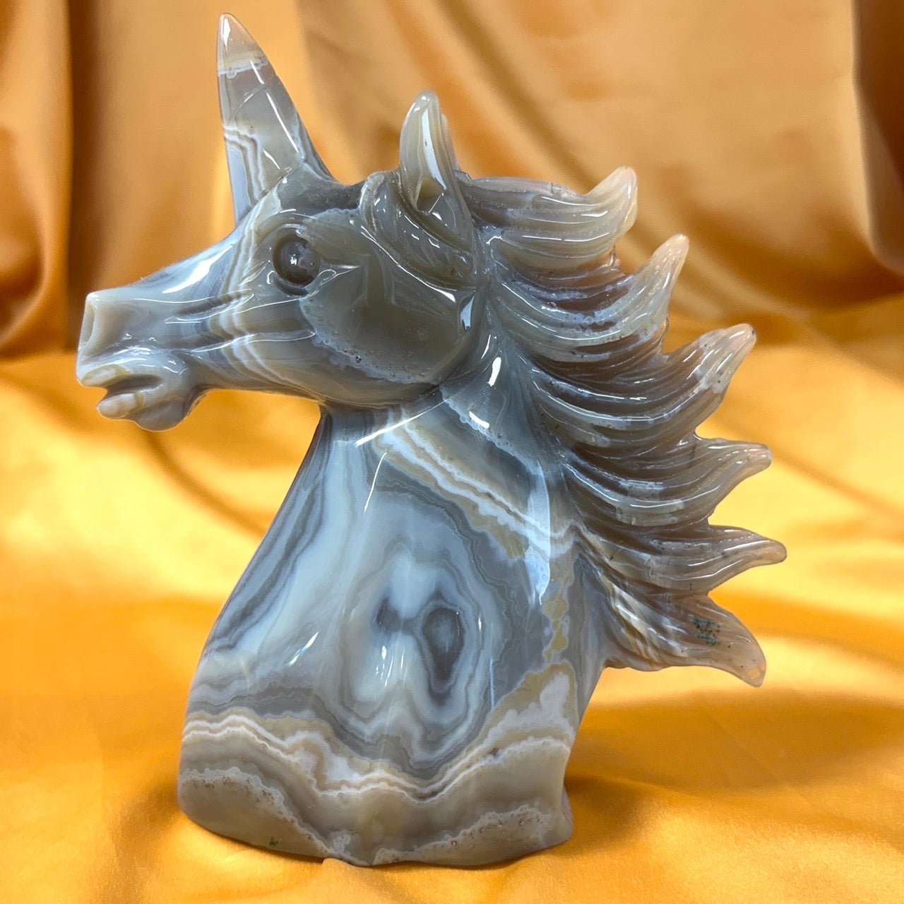 Kristalliyksisarvinen Maori - Akaatti 15cm ja 604g - Valkoisen Liekin Voima
