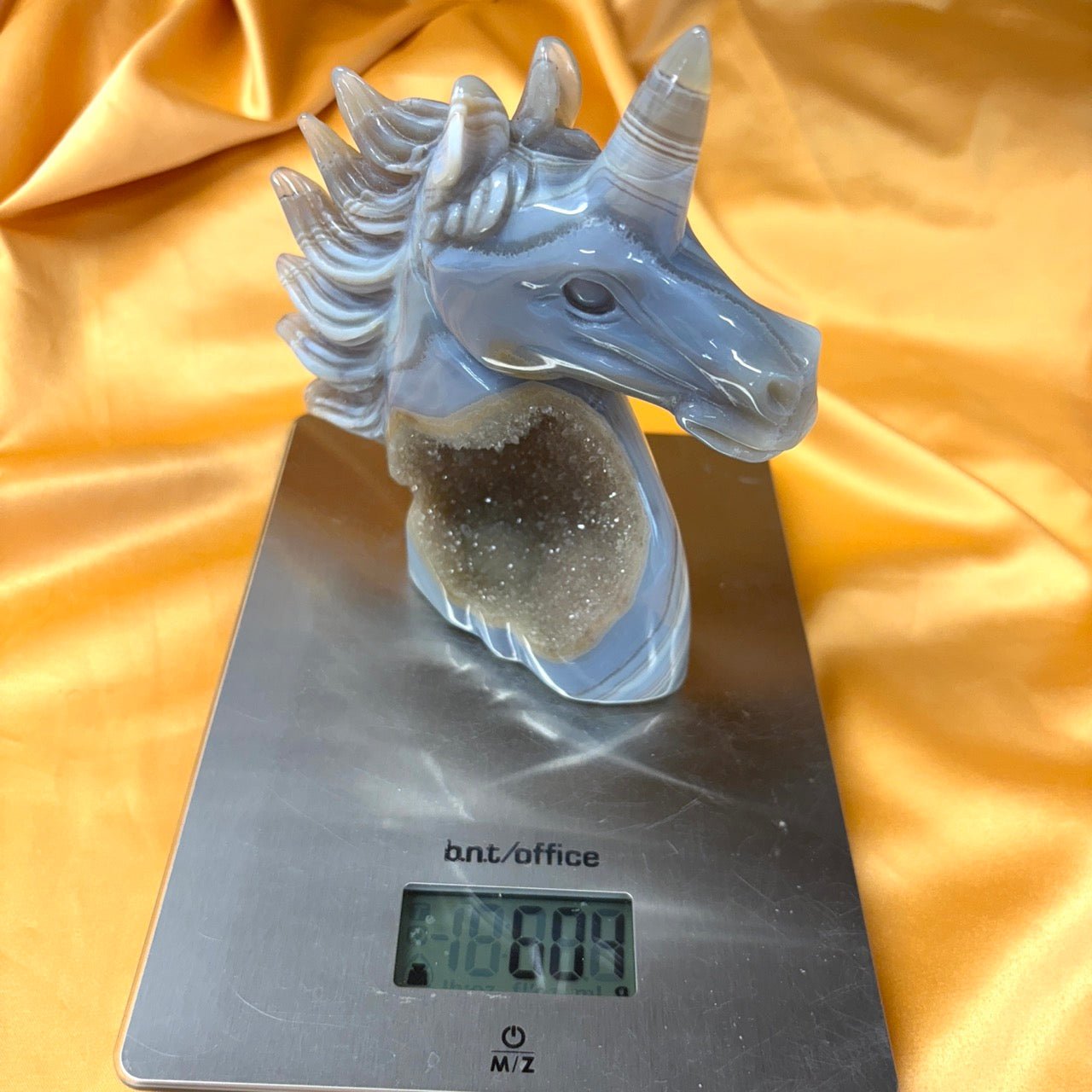 Kristalliyksisarvinen Maori - Akaatti 15cm ja 604g - Valkoisen Liekin Voima