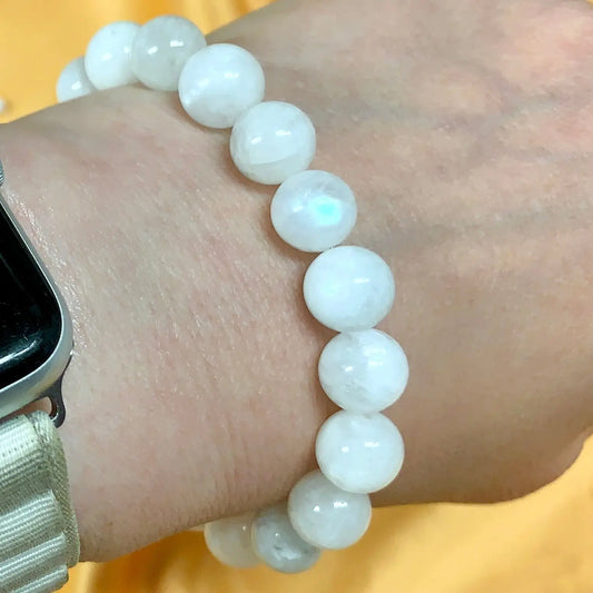 Kuukivi - Rannekoru - Hoitaa chakrajärjestelmää, vahvistaa intuitiota ja yhdistää jumalatarenergiaan - Valkoisen Liekin Voima