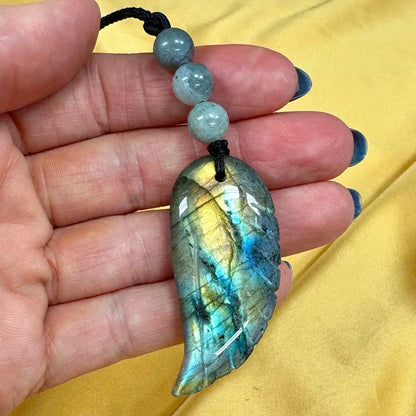 Labradoriitti - Enkelinsiipikaulakoru - Nostaa sielusi lahjat, taidot ja kyvyt esiin - Valkoisen Liekin Voima