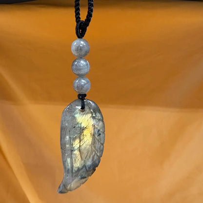 Labradoriitti - Enkelinsiipikaulakoru - Nostaa sielusi lahjat, taidot ja kyvyt esiin - Valkoisen Liekin Voima