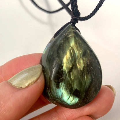 Labradoriitti kaulakoru - Manifestoinnin tueksi - Valkoisen Liekin Voima