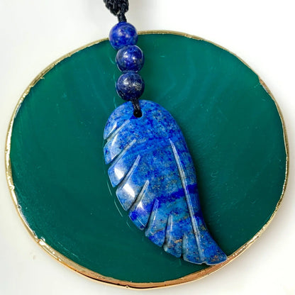 Lapis latsuli - Enkelinsiipikaulakoru - Suojelusta, vahvuutta ja rohkeutta - Valkoisen Liekin Voima