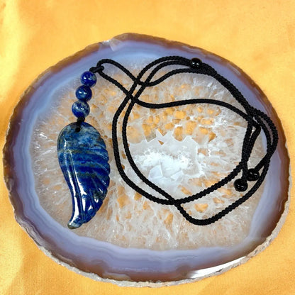 Lapis latsuli - Enkelinsiipikaulakoru - Suojelusta, vahvuutta ja rohkeutta - Valkoisen Liekin Voima