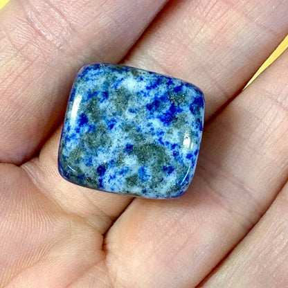 Lapis latsuli - Kämmenkivi - Kantaa Ae Mikaelin energiaa 2 - 3cm - Valkoisen Liekin Voima