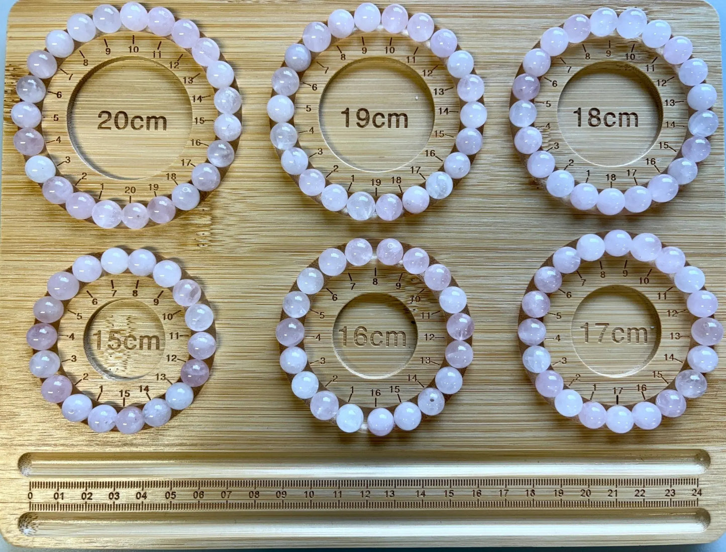 Madagaskarin Ruusukvartsi - Rannekoru - Opastaa ja auttaa ihmissuhteissa - Valkoisen Liekin Voima