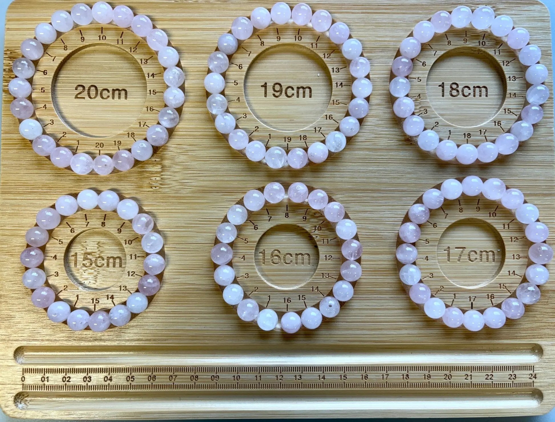 Madagaskarin Ruusukvartsi - Rannekoru - Opastaa ja auttaa ihmissuhteissa - Valkoisen Liekin Voima