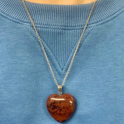 Mahonkiobsidiaani - muhkea sydänkaulakoru 3cm x 3cm - Valkoisen Liekin Voima