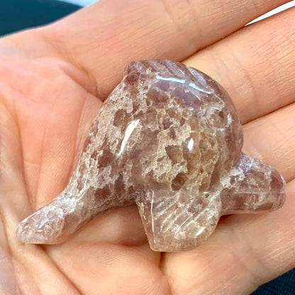 Mansikkakvartsi - Kristallifisu - Lasten suosikki - 4,5cm - Valkoisen Liekin Voima