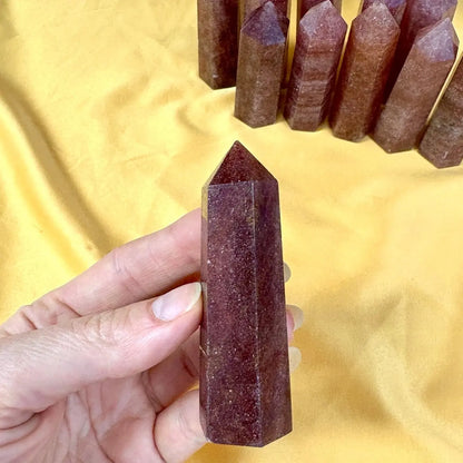 Mansikkakvartsi - Kristallikärki - Itseluottamusta ja sisäistä voimaa - 8cm - Valkoisen Liekin Voima