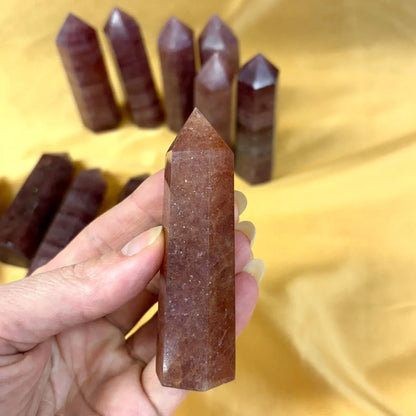 Mansikkakvartsi - Kristallikärki - Itseluottamusta ja sisäistä voimaa - 8cm - Valkoisen Liekin Voima