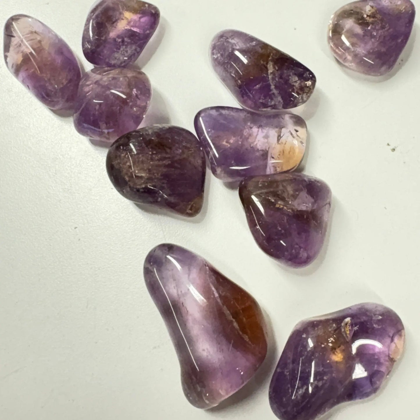 Mestari Merlinin Kristallihoito kolmella Super 7 kristallilla - Valkoisen Liekin Voima