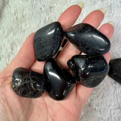 Musta turmaliini - Kämmenkivi 3-5cm - Kantaa Ae Roquielin energiaa - Huippulaatu Valkoisen Liekin Voima
