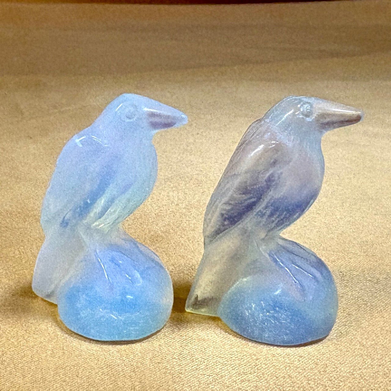 Opaliitti - Kristallilintu - 3,5cm - Valkoisen Liekin Voima