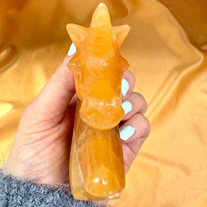 Oranssi kalsiitti - Kristalliyksisarvinen Kultasäde - 10,5cm - Valkoisen Liekin Voima