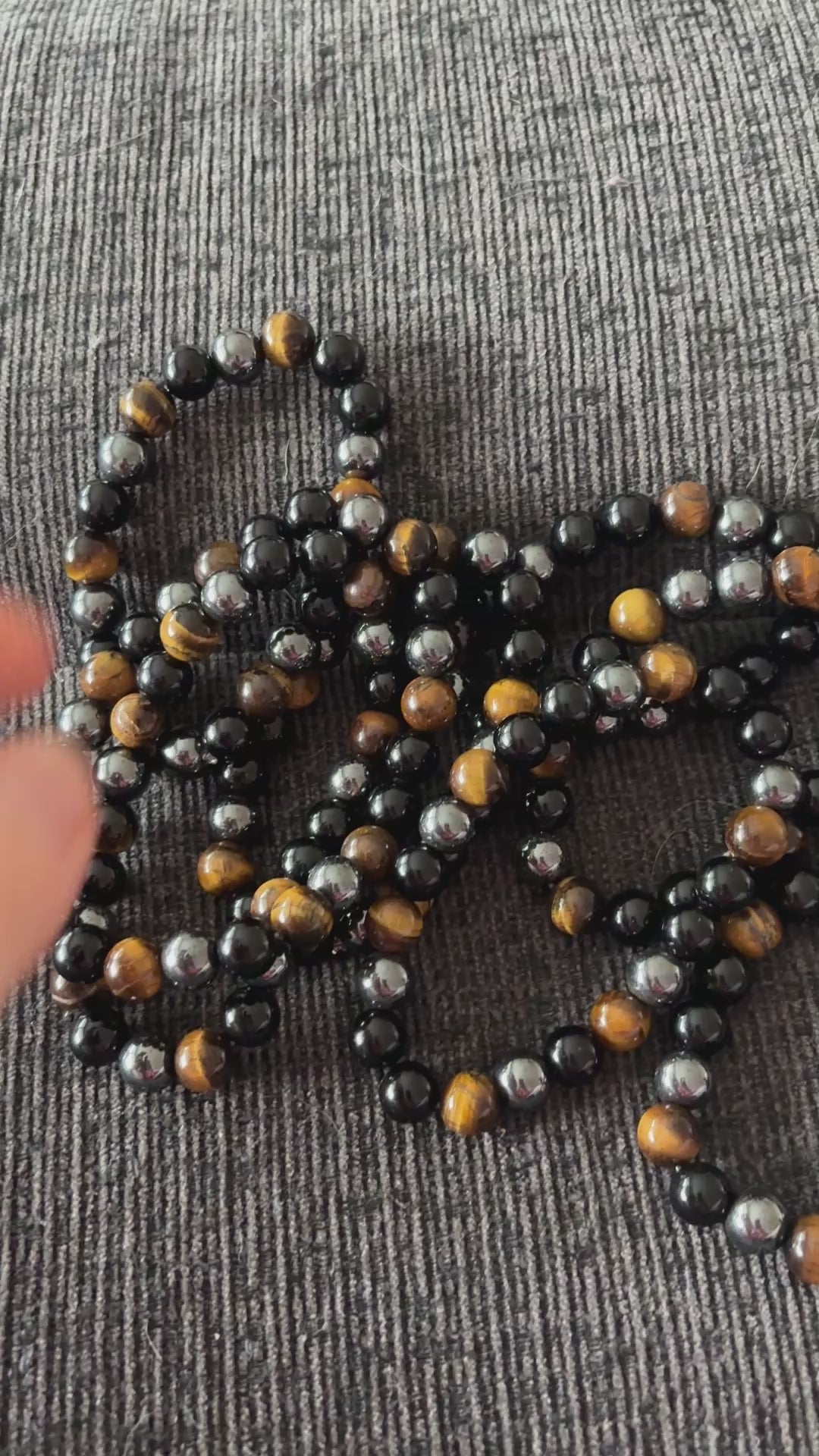 Oma voima & Triplasuoja - Rannekoru