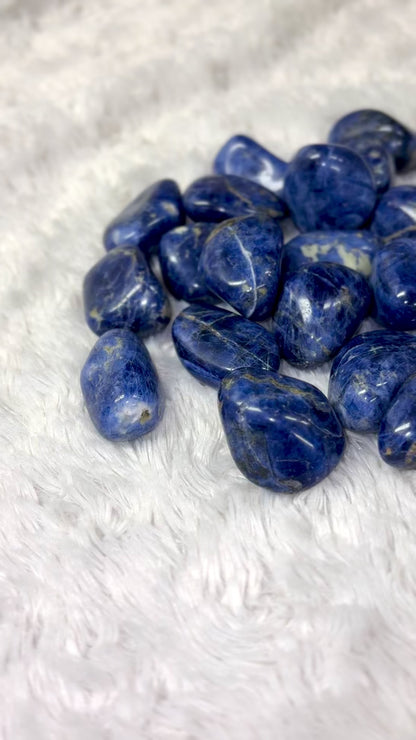 Sodaliitti - Kämmenkivi 3-5cm - Auttaa pelkotiloissa ja uniongelmissa