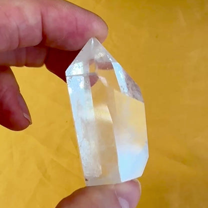 Vuorikristallikärki 4,5cm - Viritetty Mahatmaenergiaan - Huippulaatu