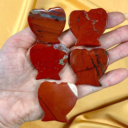 Punainen jaspis - Enkelinsiipi kämmenkivi - Itseluottamusta ja elinvoimaa - 4cm - Valkoisen Liekin Voima