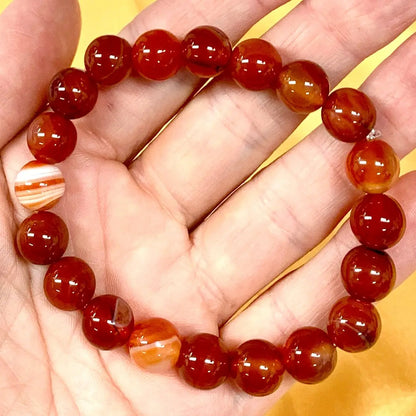 Punainen raita - akaatti - Rannekoru - Rauhoittaa, nostaen oman voiman esiin - Valkoisen Liekin Voima