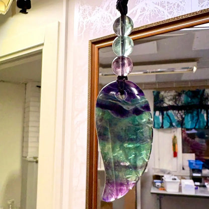 Purppurafluoriitti - Enkelinsiipikaulakoru - Avaa runsaudelle ja vapauttaa riippuvuuksista - Valkoisen Liekin Voima