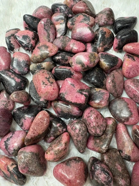 Rodoniitti 02 - Kämmenkivi 3 - 5cm - Vahvistaa sydäntä - Valkoisen Liekin Voima