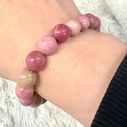 Rodoniitti (vaalea) - Rannekoru - Opettaa hyväksymään sen, että olet kaiken rakkauden arvoinen Valkoisen Liekin Voima