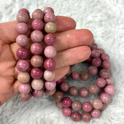 Rodoniitti (vaalea) - Rannekoru - Opettaa hyväksymään sen, että olet kaiken rakkauden arvoinen Valkoisen Liekin Voima