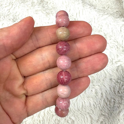 Rodoniitti (vaalea) - Rannekoru - Opettaa hyväksymään sen, että olet kaiken rakkauden arvoinen Valkoisen Liekin Voima