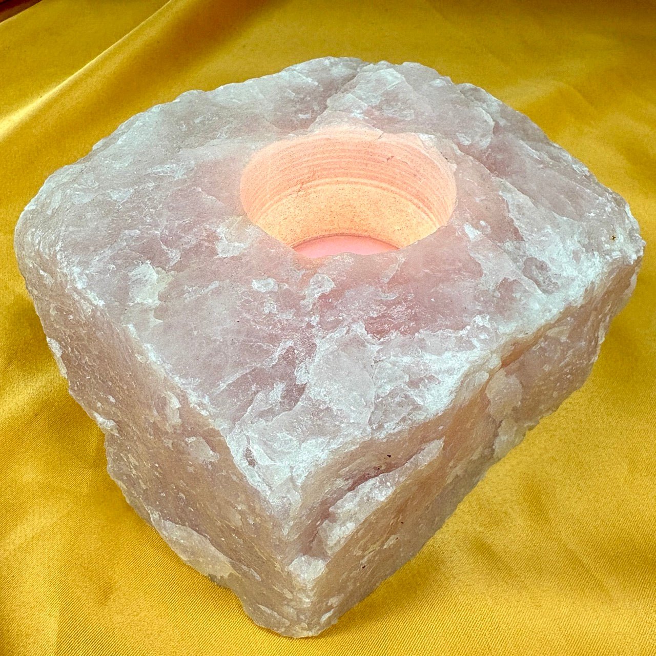 Ruusukvartsi - ISO Kristallituikku - 1,1kg - Valkoisen Liekin Voima