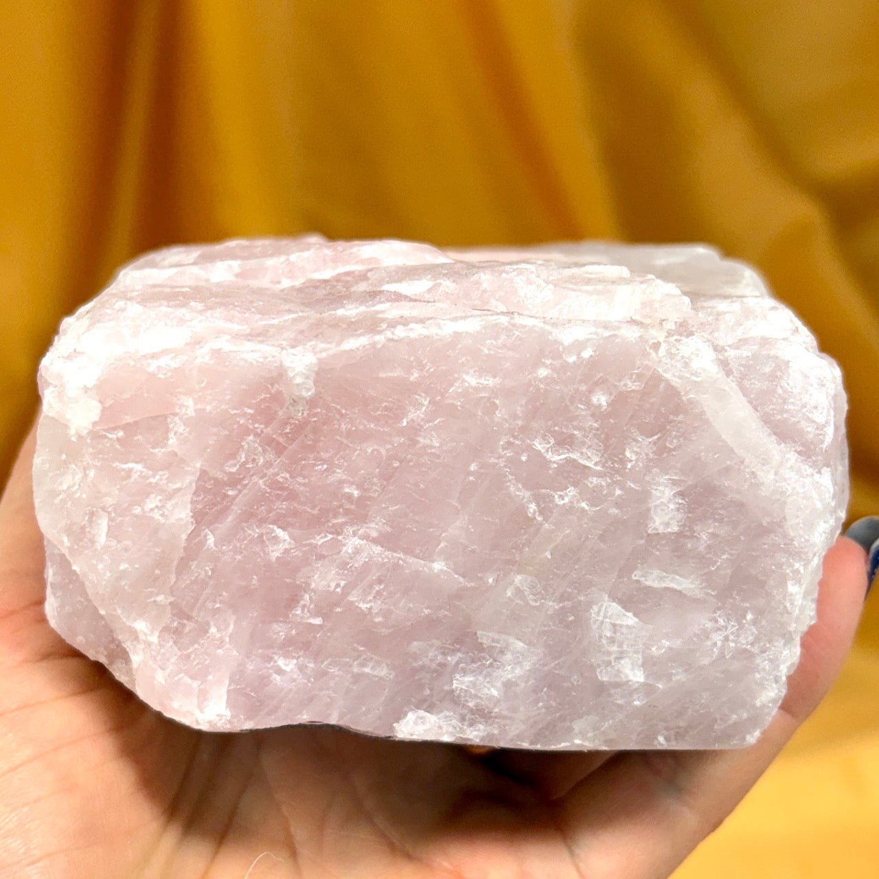 Ruusukvartsi - ISO Kristallituikku - 1,1kg - Valkoisen Liekin Voima