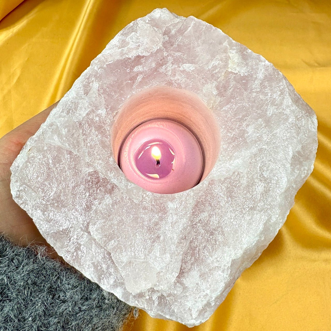 Ruusukvartsi - ISO Kristallituikku - 1,1kg - Valkoisen Liekin Voima