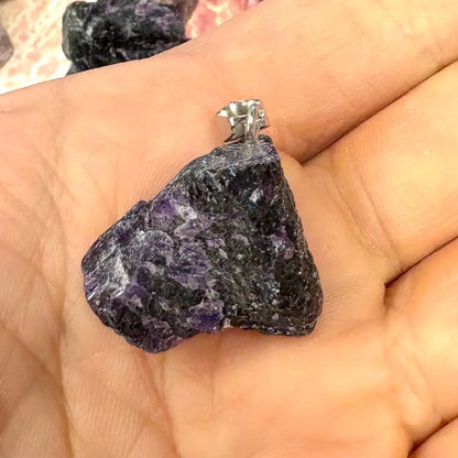 Sateenkaarifluoriitti - Kaulakoru 2 - 3cm - Valkoisen Liekin Voima