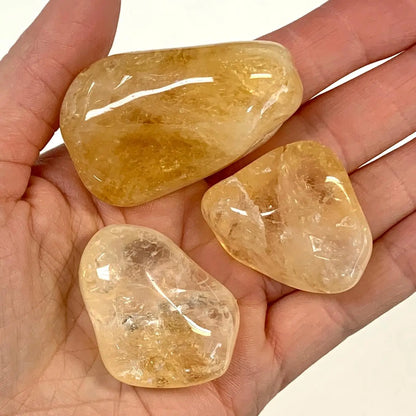 Sitriini - Kämmenkivi - Kantaa Ae Jofielin energiaa 3 - 5cm - Valkoisen Liekin Voima