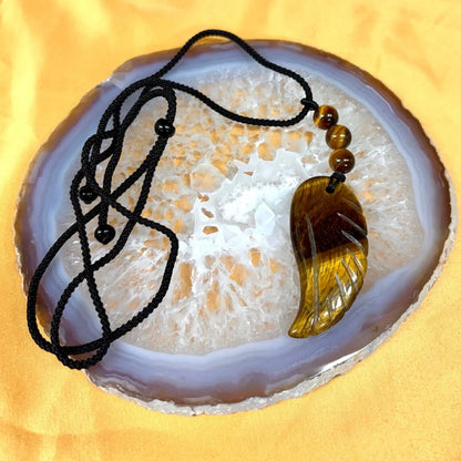 Tiikerinsilmä - Enkelinsiipikaulakoru - Terveyttä, ymmärrystä ja sisäistä voimaa - Valkoisen Liekin Voima