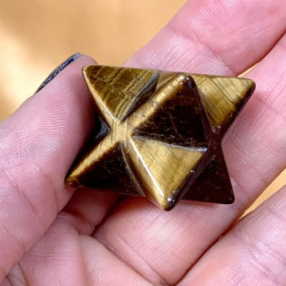 Tiikerinsilmä - Kristallimerkaba - Suojelua, hoitavaa energiaa, viisautta - 2cm - Valkoisen Liekin Voima