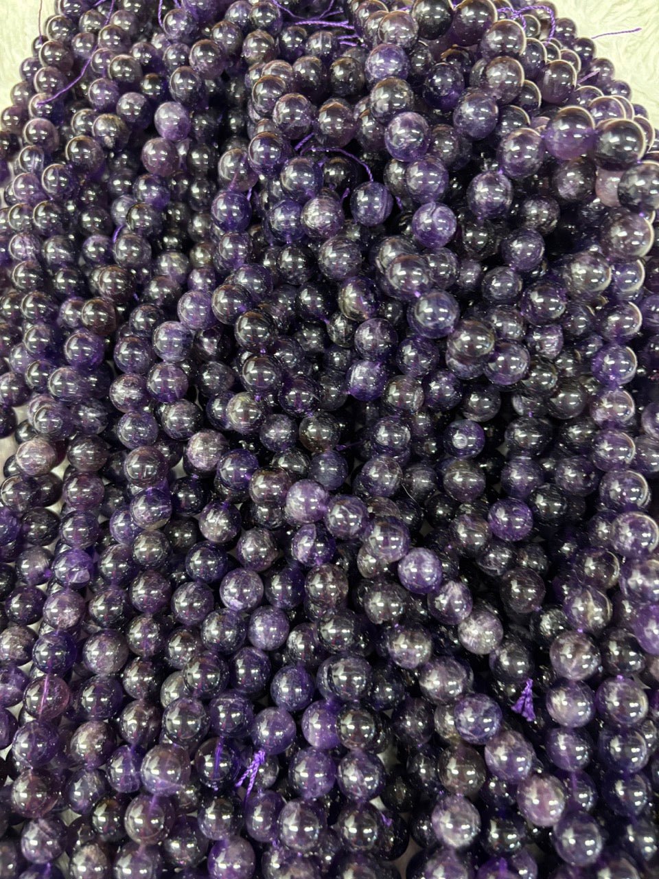 Tumma ametisti - Rannekoru - Muuntaa energiat ja suojaa vahvasti - Valkoisen Liekin Voima