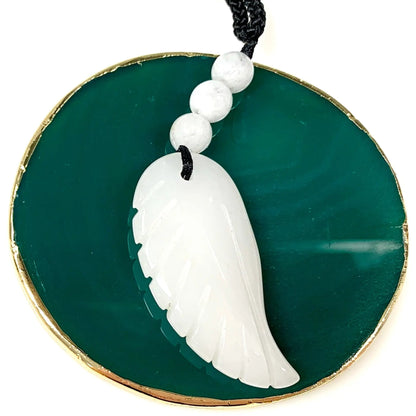 Valkoinen jade - Enkelinsiipikaulakoru - Parannusta, valon viestejä ja sisäistä rauhaa - Valkoisen Liekin Voima