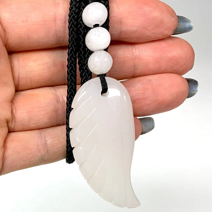 Valkoinen jade - Enkelinsiipikaulakoru - Parannusta, valon viestejä ja sisäistä rauhaa - Valkoisen Liekin Voima