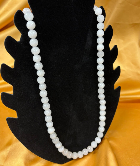 Valkoinen jade Kaulakoru - Parantajakivi, joka siunaa kosketuksellaan - Valkoisen Liekin Voima