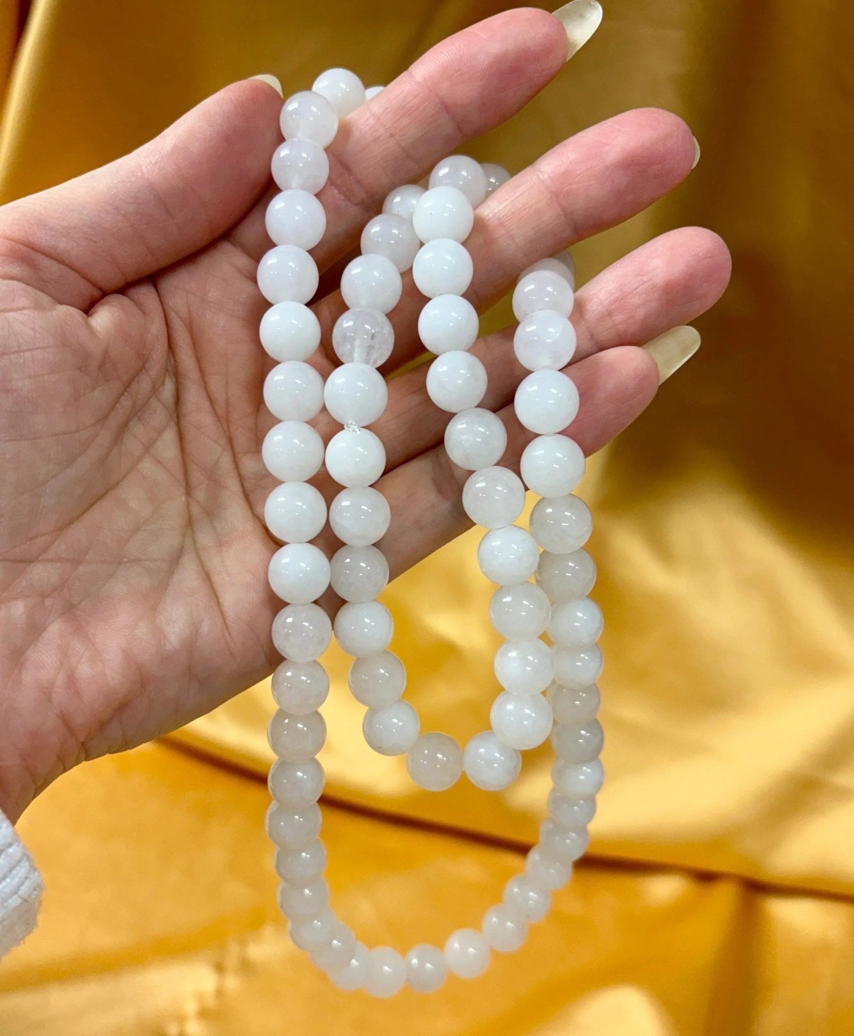 Valkoinen jade Kaulakoru - Parantajakivi, joka siunaa kosketuksellaan - Valkoisen Liekin Voima