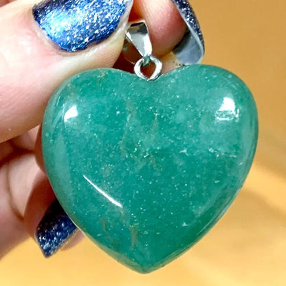 Vihreä aventuriini - Sydänkaulakoru 3cm - Kantaa Ae Rafaelin energiaa - Valkoisen Liekin Voima