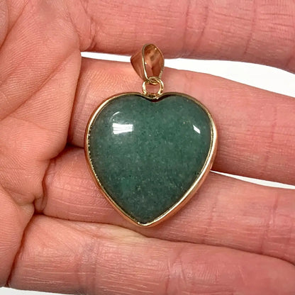 Vihreä aventuriini - Sydänkaulakoru kehyksillä - Runsautta tuova - Valkoisen Liekin Voima